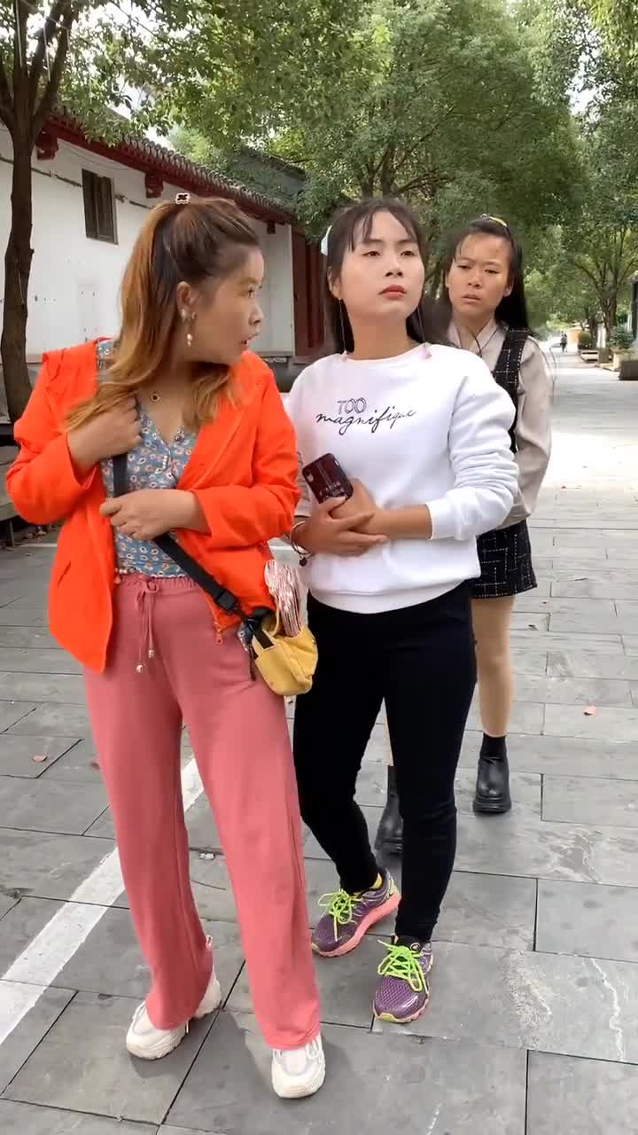 乱插队的背后原来是这样的|娱乐,综艺,明星_新浪新闻