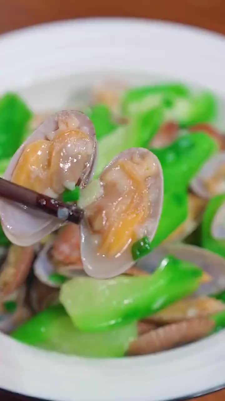 丝瓜炒花甲清淡鲜美