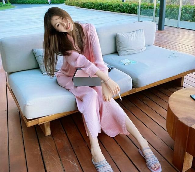 cba最美太太陈露动态暗示婚变原因疑与新欢共同进出美国豪宅