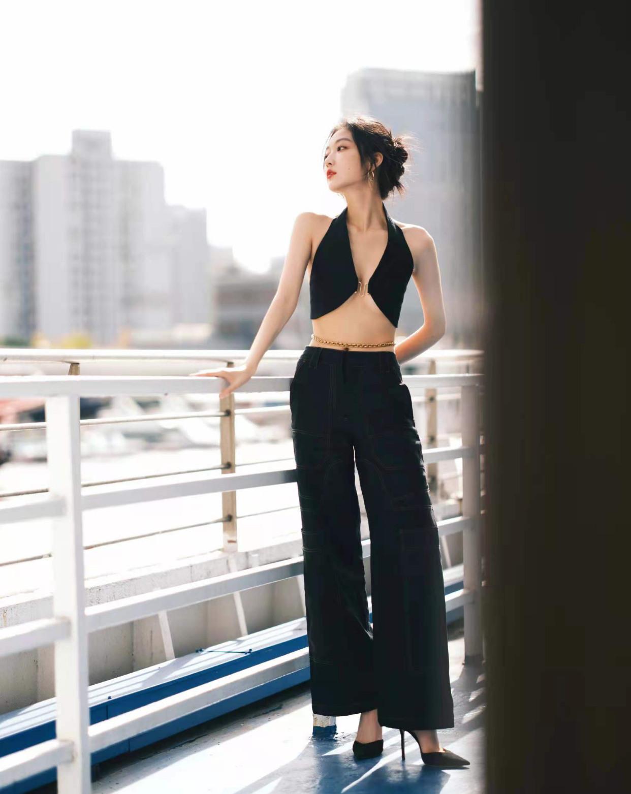 孙千这次好敢穿女明星请这么大胆展示自己可以么