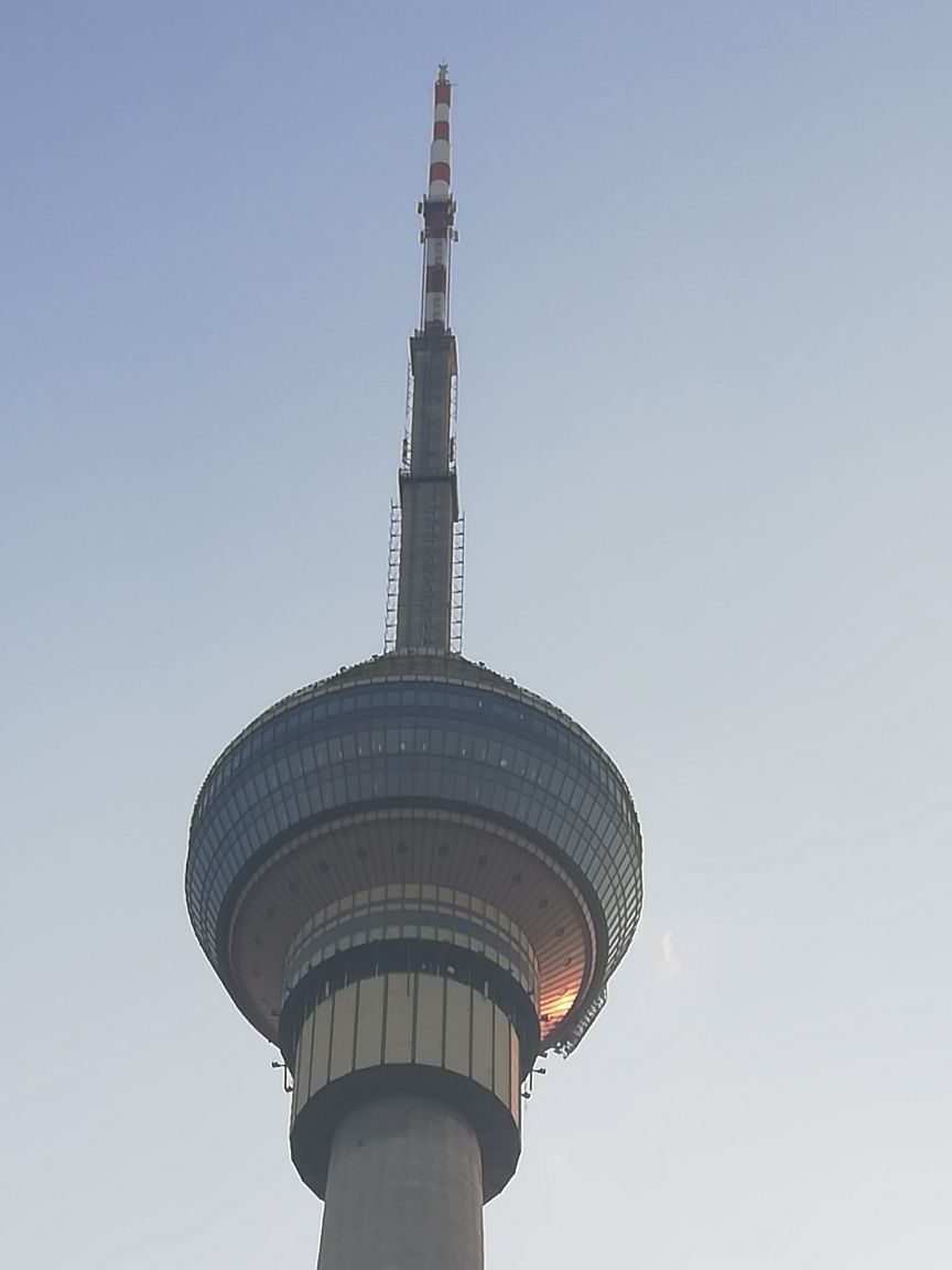 北京很有代表性的一座电视塔,总高405米,门票却要90元