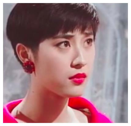短发时期的港台女星其中陀枪师姐里的滕丽名超级圈粉