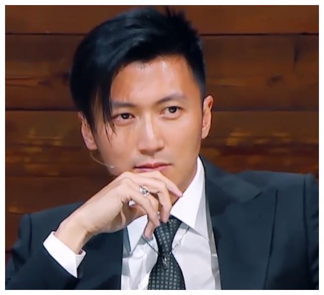 有种"钢铁直男"叫谢霆锋,人到中年还在坚持素颜出镜,不服不行