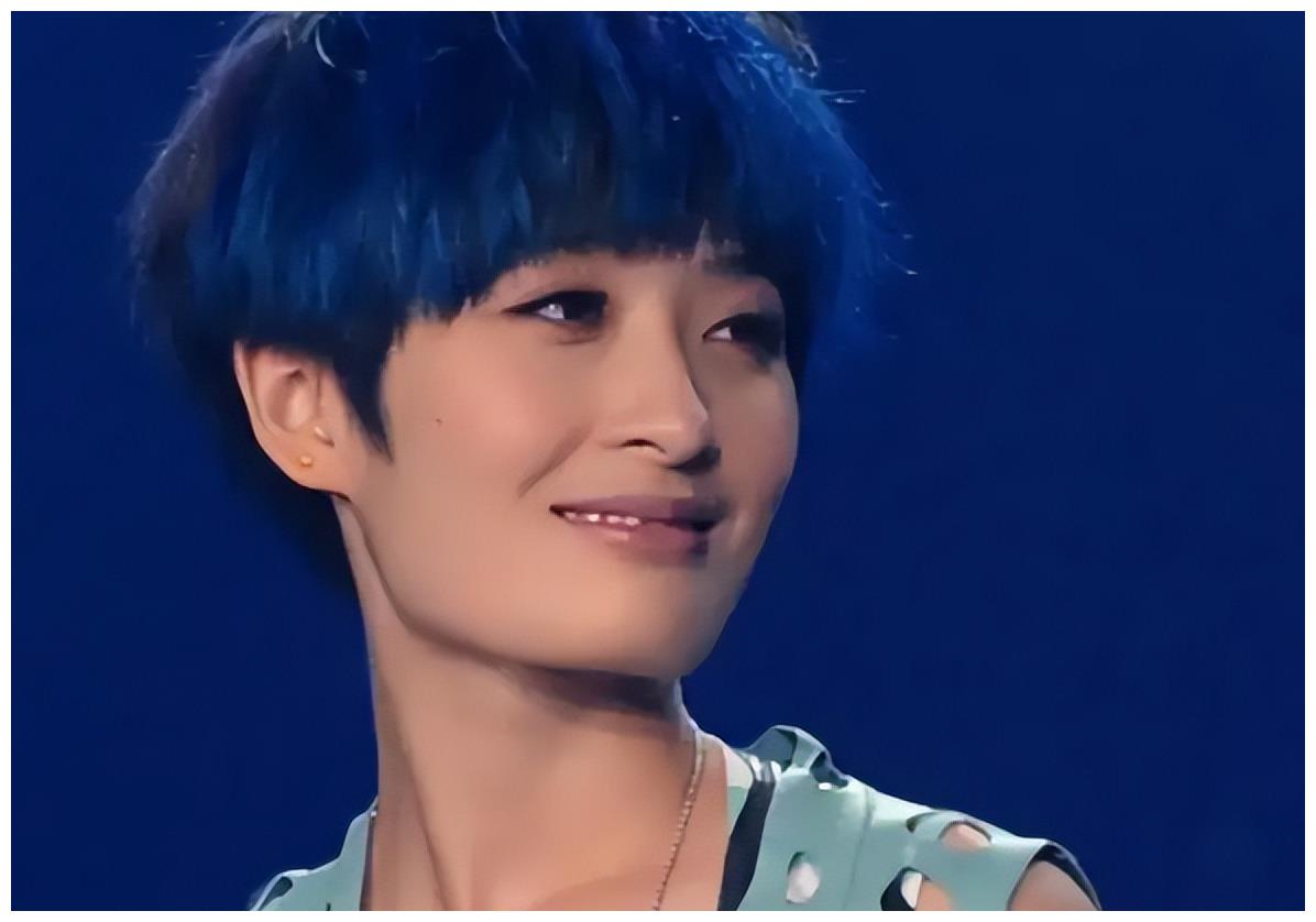 曾轶可她是一名创作歌手,她的歌曲有灵气,但是缺少了一些让人难以忘怀