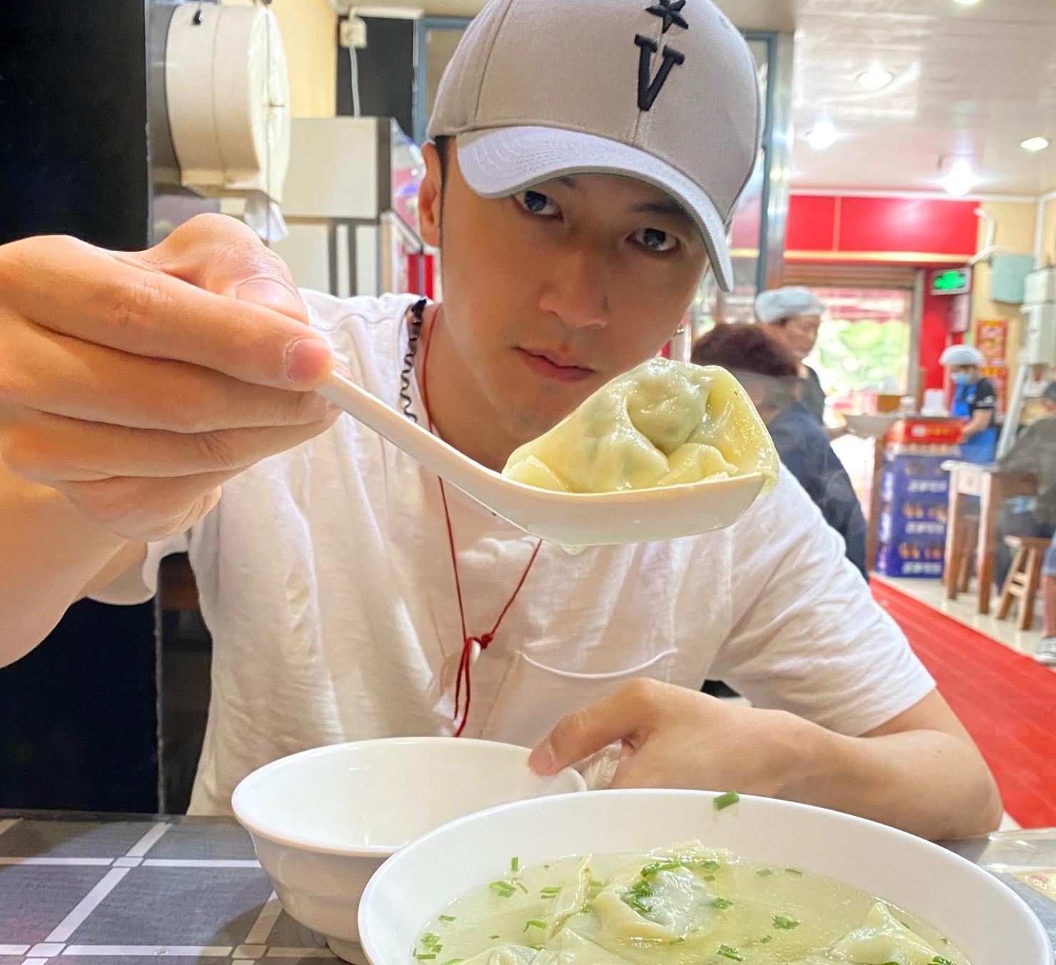 谢霆锋做饭日常回复粉丝太暖心