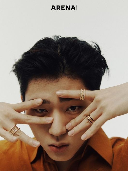 韩国歌手zico最新杂志写真曝光