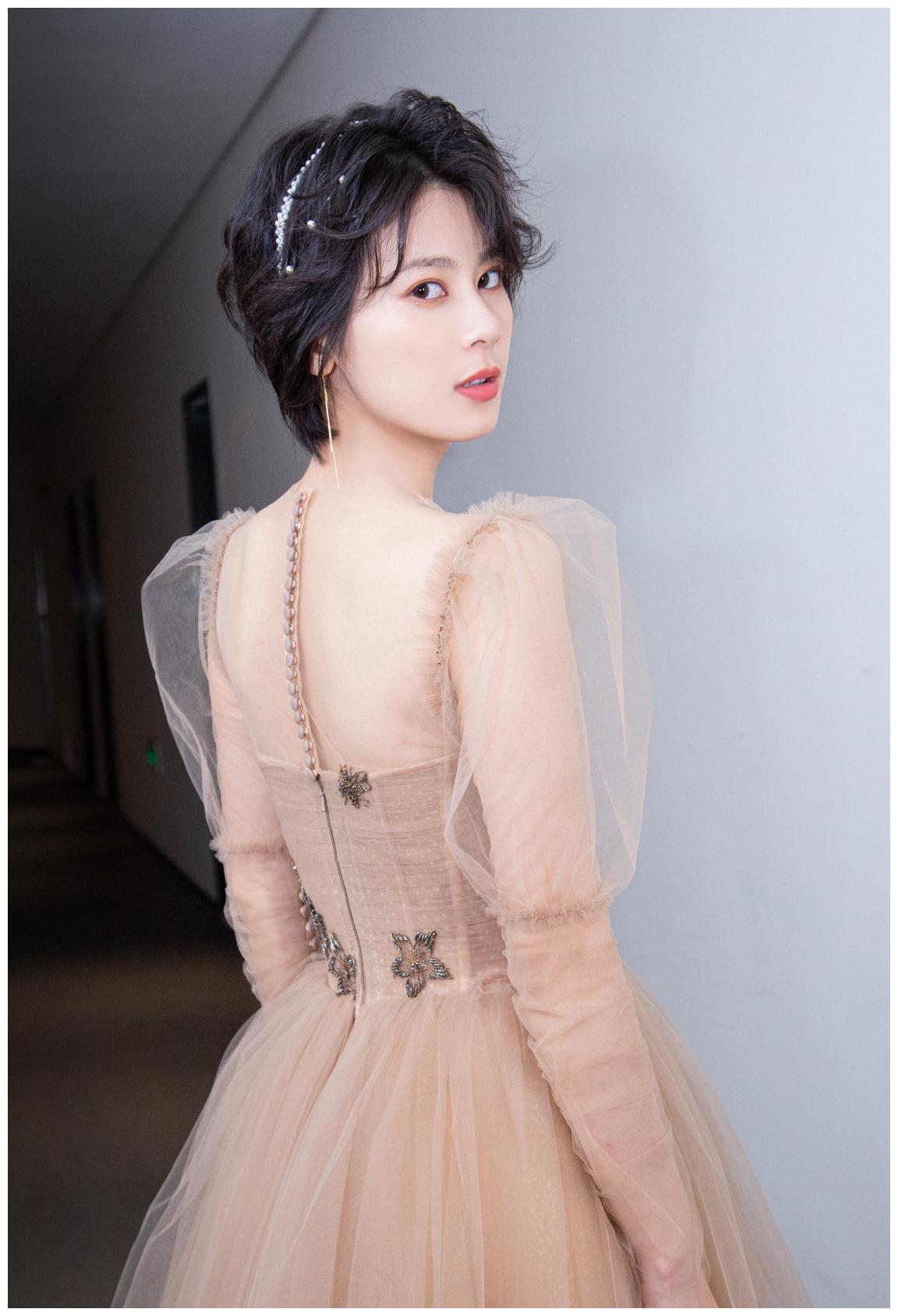 芒果tv艺人赵昭仪获"年度剧集新人女演员"奖