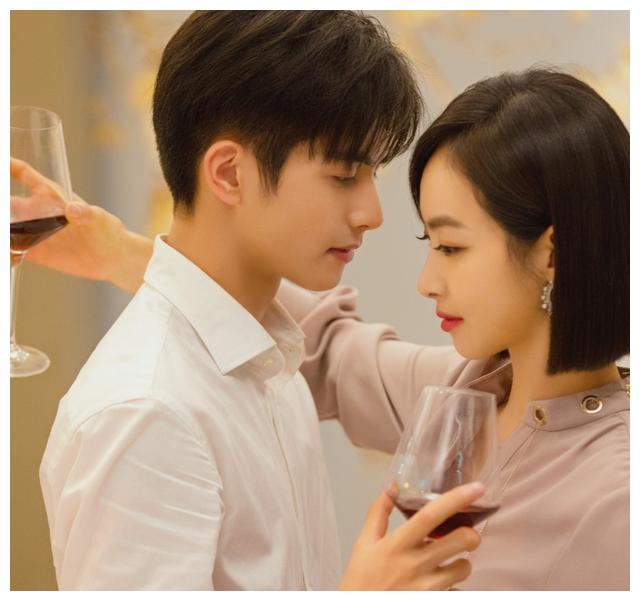 许凯宋威龙古装照对比,宋威龙的脸太高级__财经头条