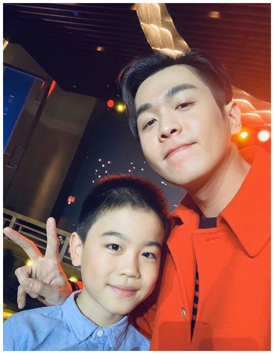 雪中悍刀行小范闲成徐凤年死敌张若昀晒合影留念