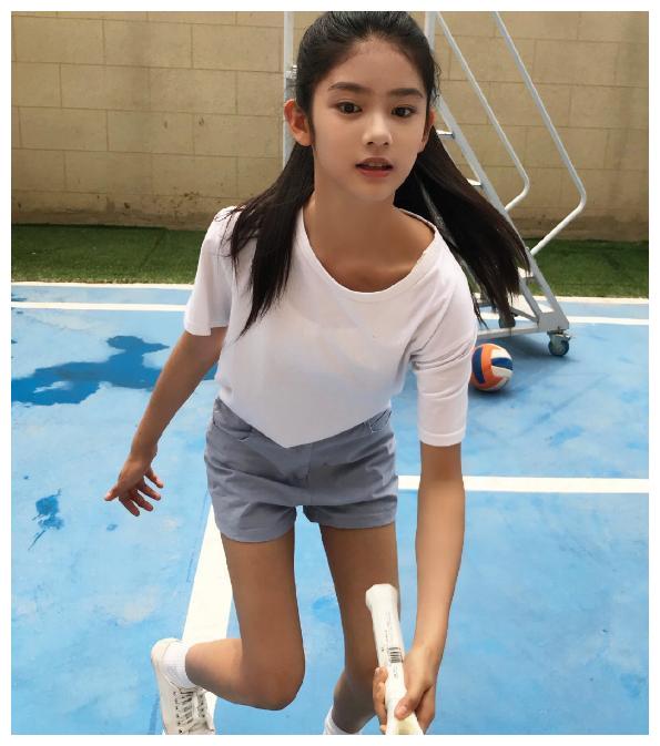 王凯带火的女演员赵蕴卓相继出演大江大河猎狐人气超高