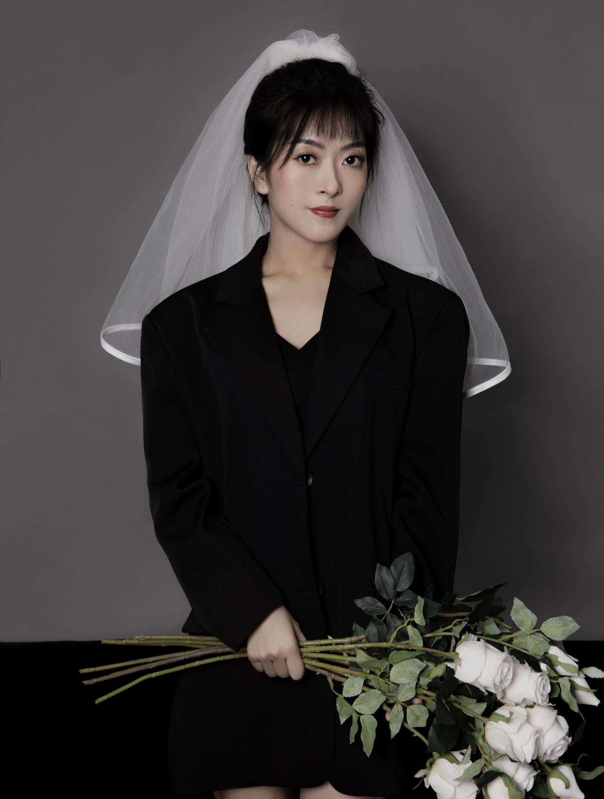 笑容女孩王语涵个人首张新单曲日月星辰不及你