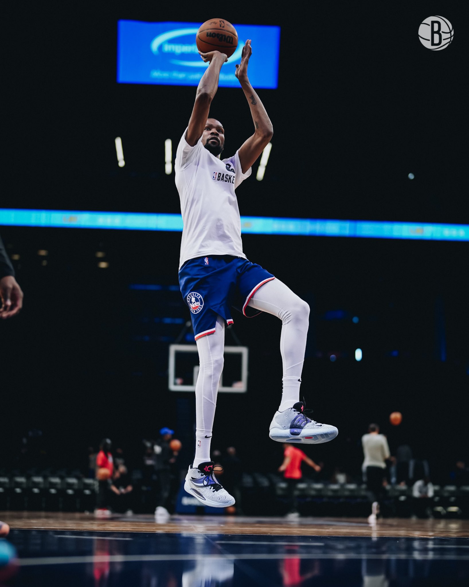 1月2日消息,布鲁克林篮网队今天迎来了他们2022年的首场比赛,图为赛前