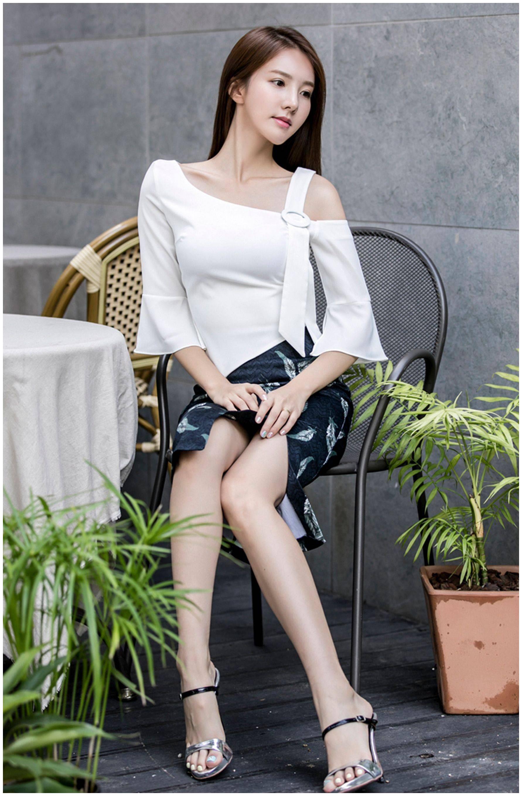 性格乖巧,温柔善良,做事踏踏实实,生肖马的人沉稳成熟,温柔贤淑,能给