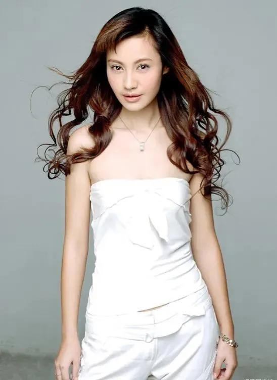 杨雪:气质佳人,温婉美丽!__财经头条