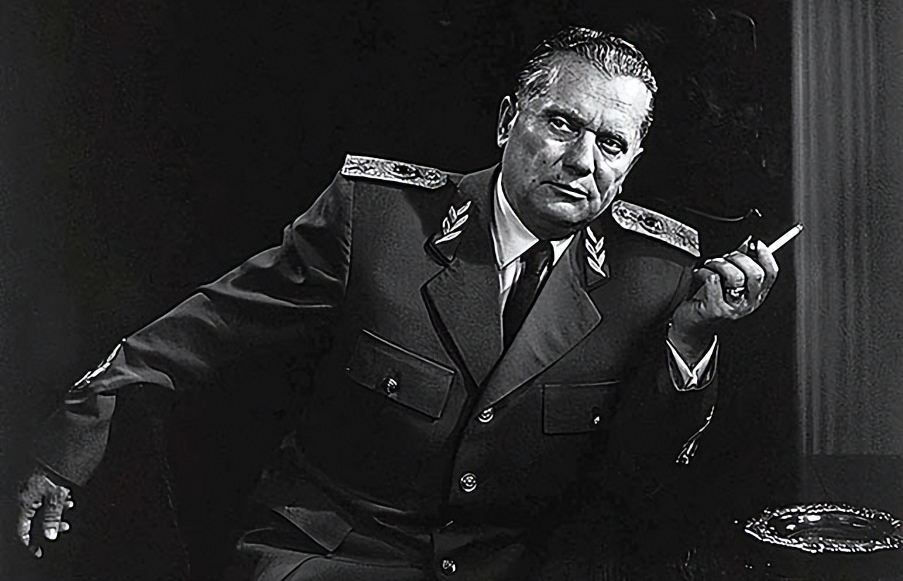 脱离南斯拉夫的加盟国如今国家富裕繁荣前任总统是个美女