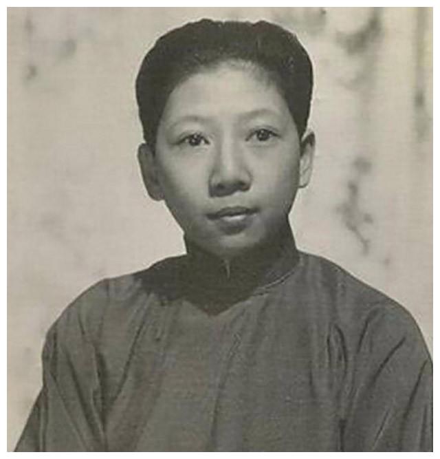 孔令伟开雪佛兰被交警拦下她二话不说将其击毙老爹用钱摆平