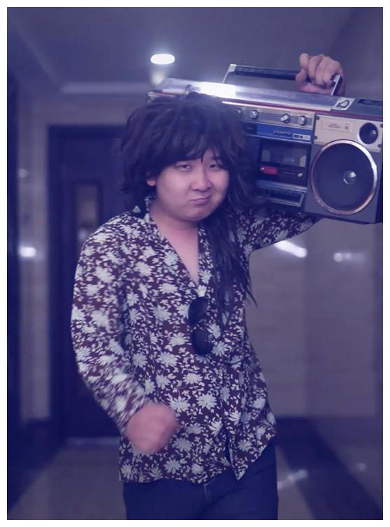 童星叮当近况曝光30岁模样大变身材发福被指撞脸乔杉