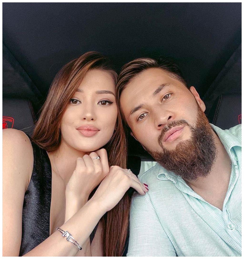 她的丈夫据说是哈萨克当地的电商巨头,当年莎宾娜在结束日本球队的