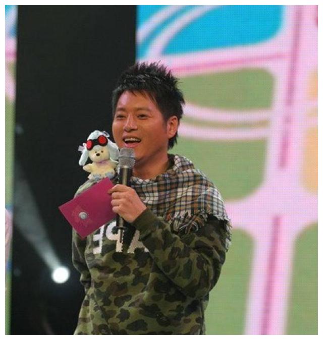 昔日"湖南一哥",因听妻子怂恿跳槽自毁前程,如今沦为婚庆主持|孙鸣杰