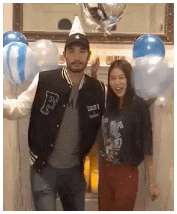 高以翔36岁冥寿,女友bella晒大量甜蜜照,却被质疑是p的
