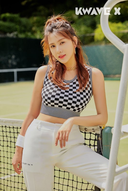 韩国女团a pink成员吴夏荣最新杂志写真曝光