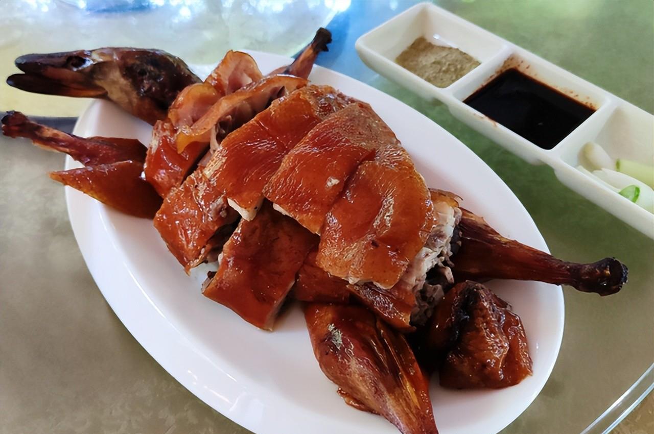 云南昆明的特色美食，每一种都让人欲罢不能，你吃过吗？休闲区蓝鸢梦想 - Www.slyday.coM