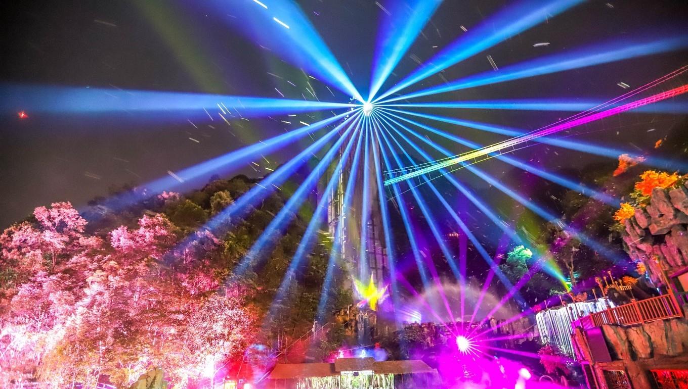 五一旅行好去处世界过山瑶之乡体验森林夜游灯光秀