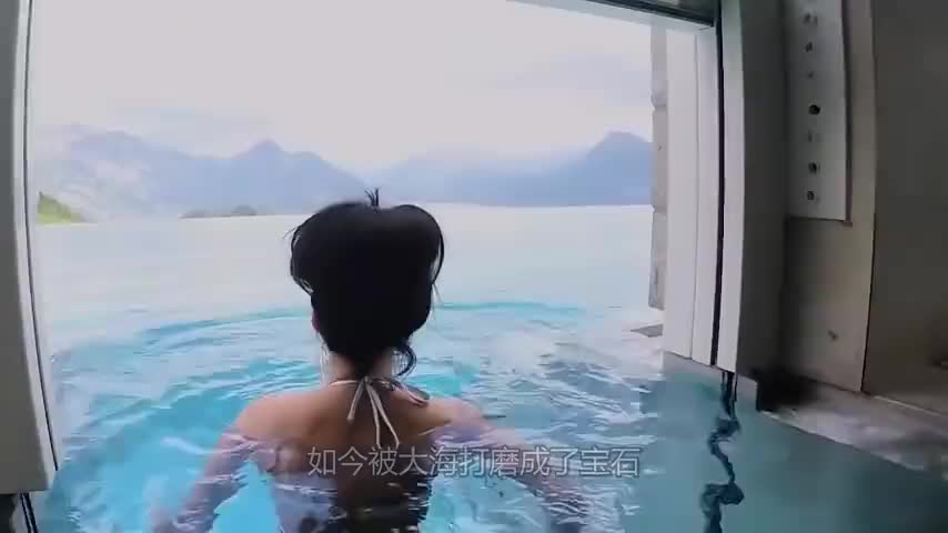 全球最美玻璃海滩曾经全是垃圾如今被大海打磨成宝石