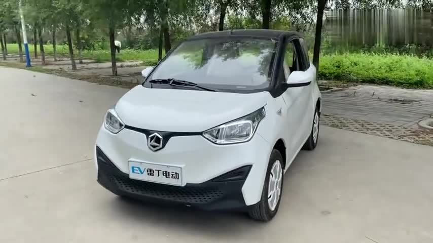 最豪华的两门四座车型!最大车门开启角度!女神专用车!太漂亮了