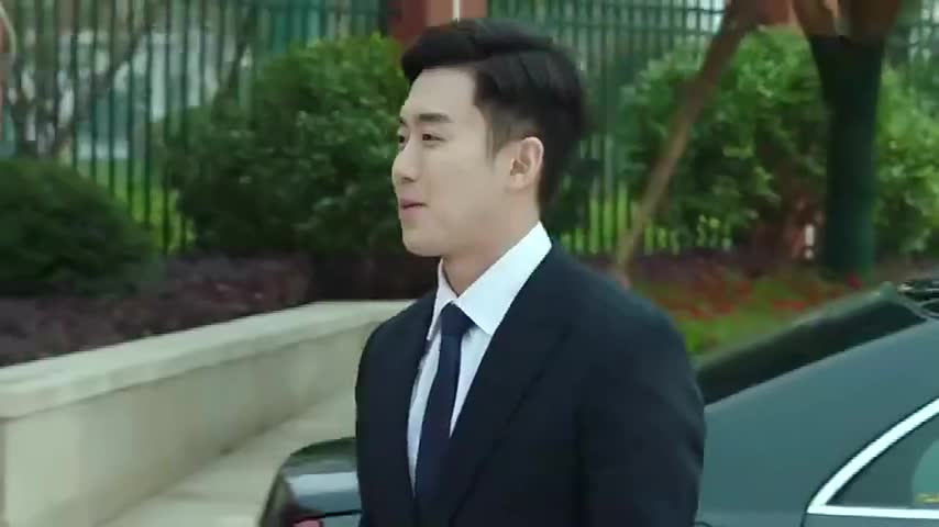 我们的少年时代:邬童是一个富家子弟,在父亲面前霸气只等20分钟