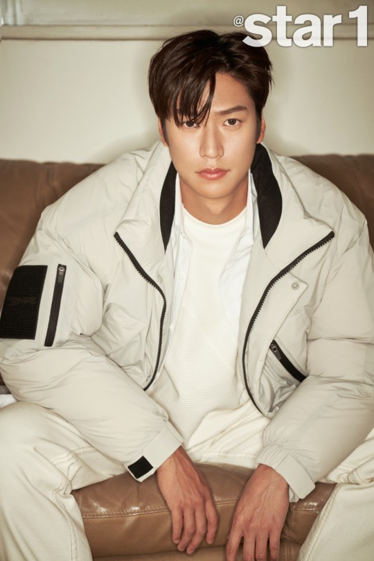 韩国艺人罗仁宇最新杂志拍冬装写真|韩国艺人|杂志|罗仁宇_新浪新闻