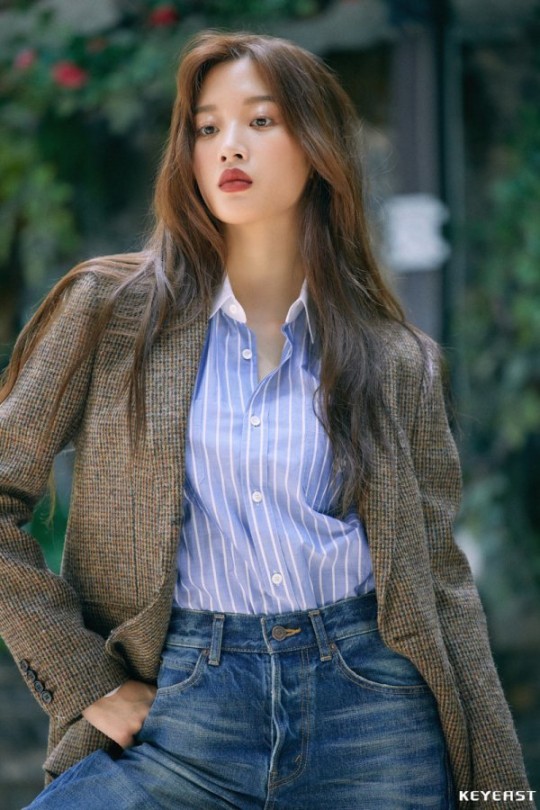 韩国女艺人文佳英拍杂志写真展多样魅力|文佳英|写真|杂志_新浪新闻