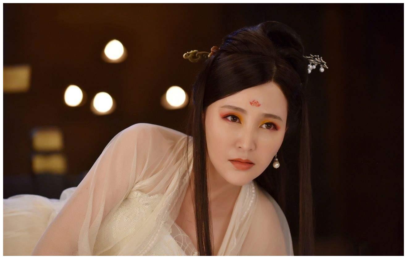 导演,不料老公去世后,她又沦落到无戏可拍|徐庆东|王茜|导演_新浪新闻