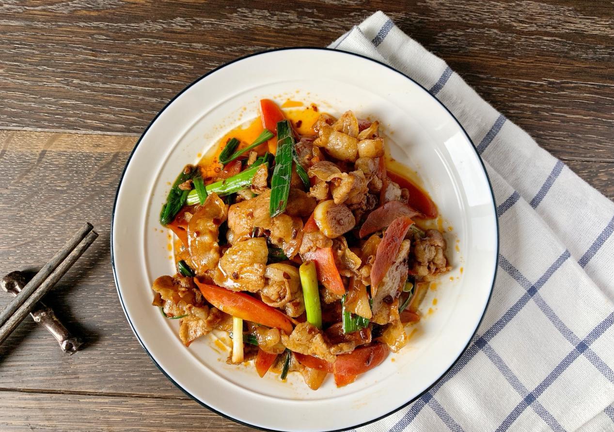 家常小炒肉分分钟就能学会鲜香美味很下饭