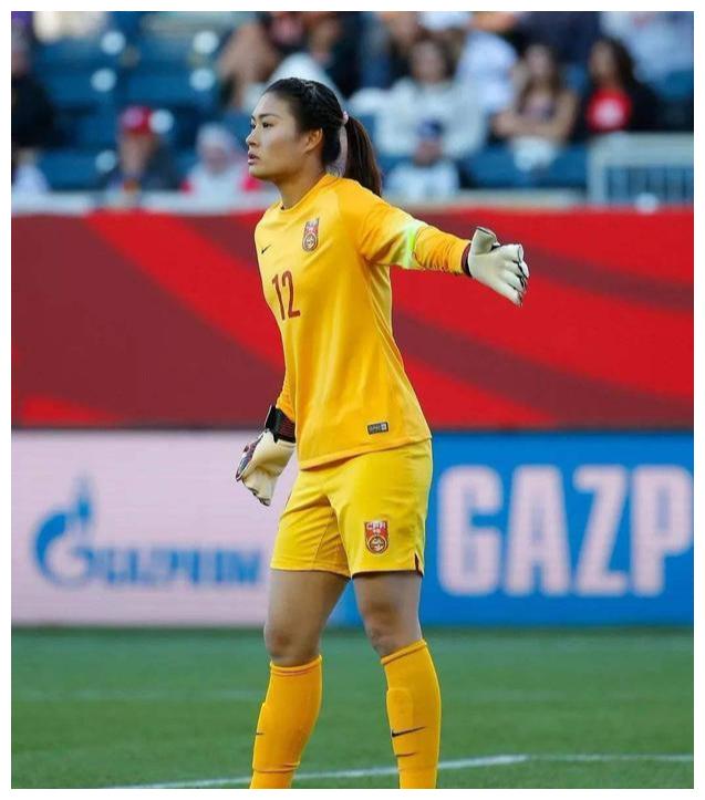 她第一个到欧洲踢球被称为第一门将,为什么贾秀全不重用她?
