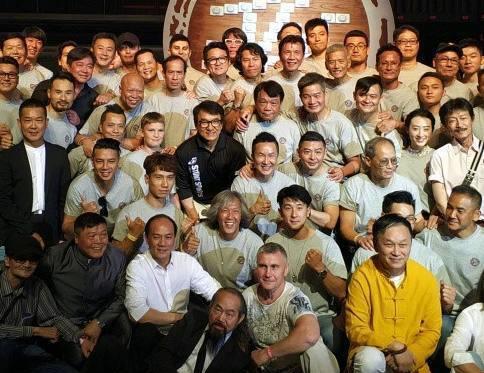 成家班与洪家班有何不同是情商是野心还是体系或者你说呢