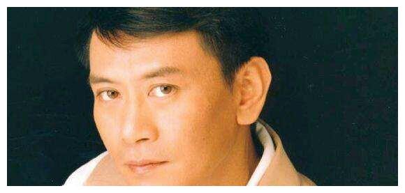 你觉得刘德华和罗文相比,哪个唱功实力更强?