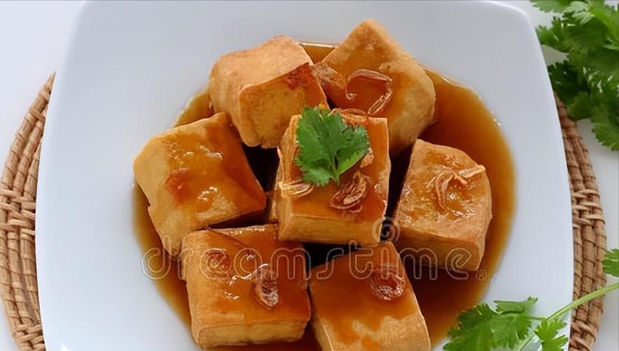 煎豆腐万不能直接下油锅要想不碎不粘锅做好关键2步