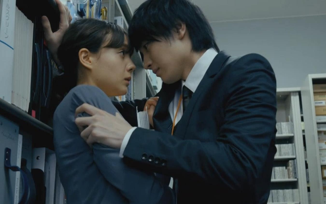 《完美犯罪》这部剧改编自下载量超过600万册的网络漫画,一共有10集