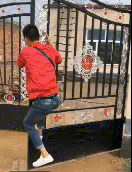 我问爸爸照片中站在他旁边的那位年轻叔叔是谁？他说那是你妈！休闲区蓝鸢梦想 - Www.slyday.coM