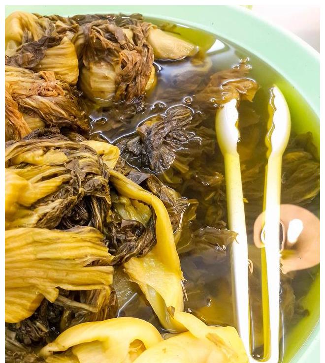 这5种蔬菜腌成咸菜,比鲜炒还香!清口又下饭,放半年也不坏