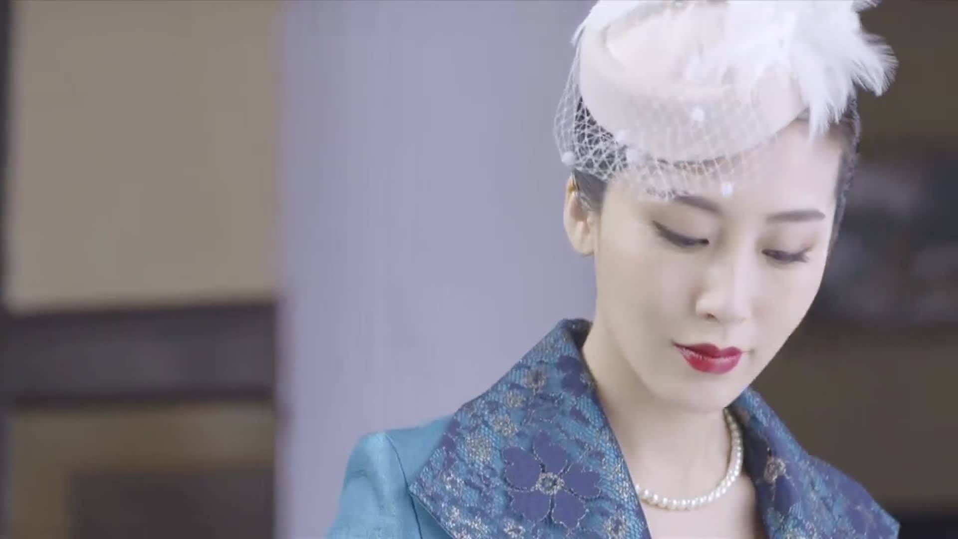 舞女满优是日本特务接近天行为了打探情报