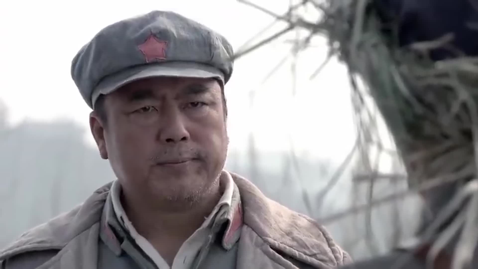 女营长准备作战,女连长觉得事情没那么简单,不准轻易妄动!