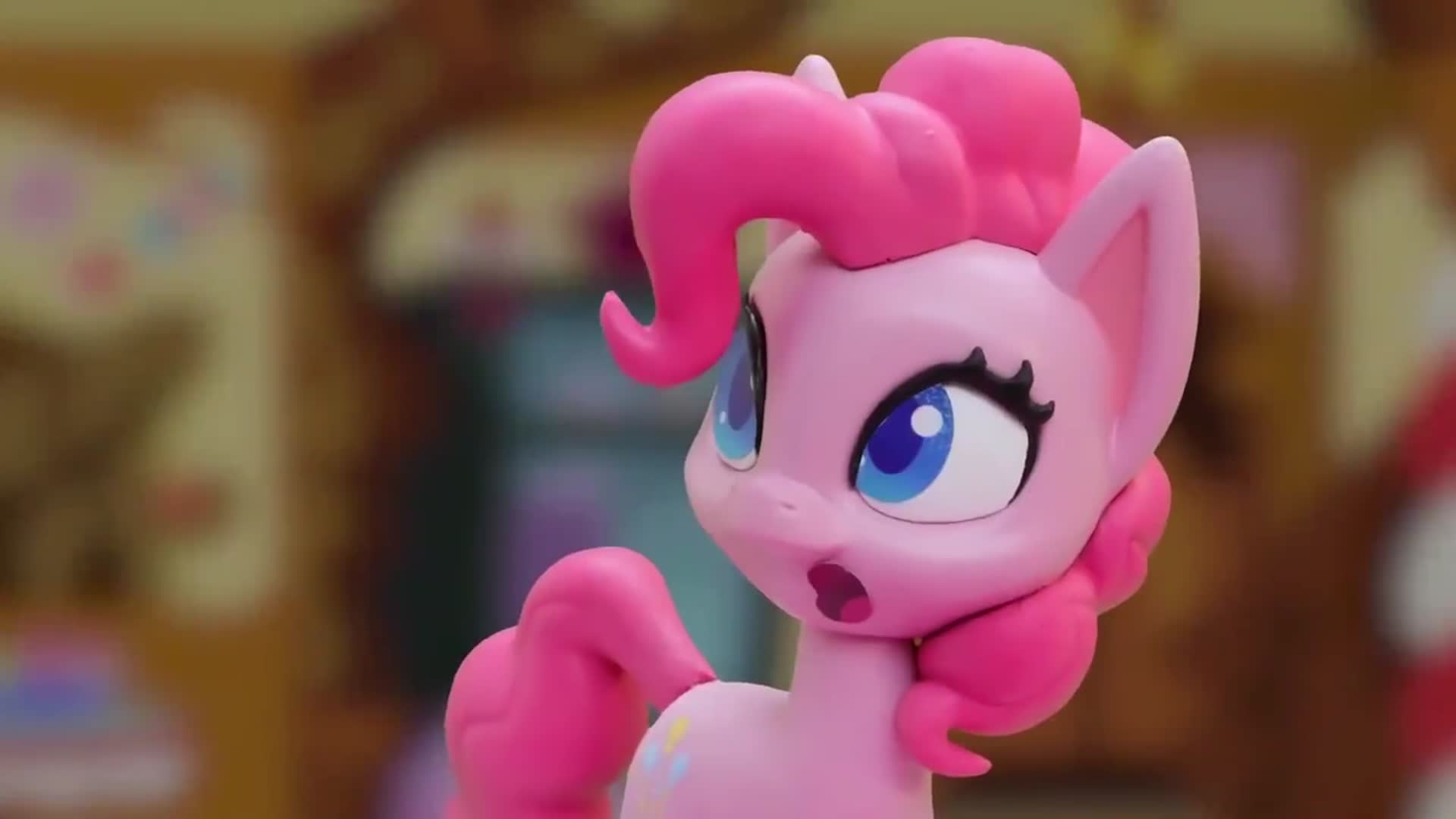 天马云宝黛西和陆马碧琪诠释,友谊第一,比赛第二