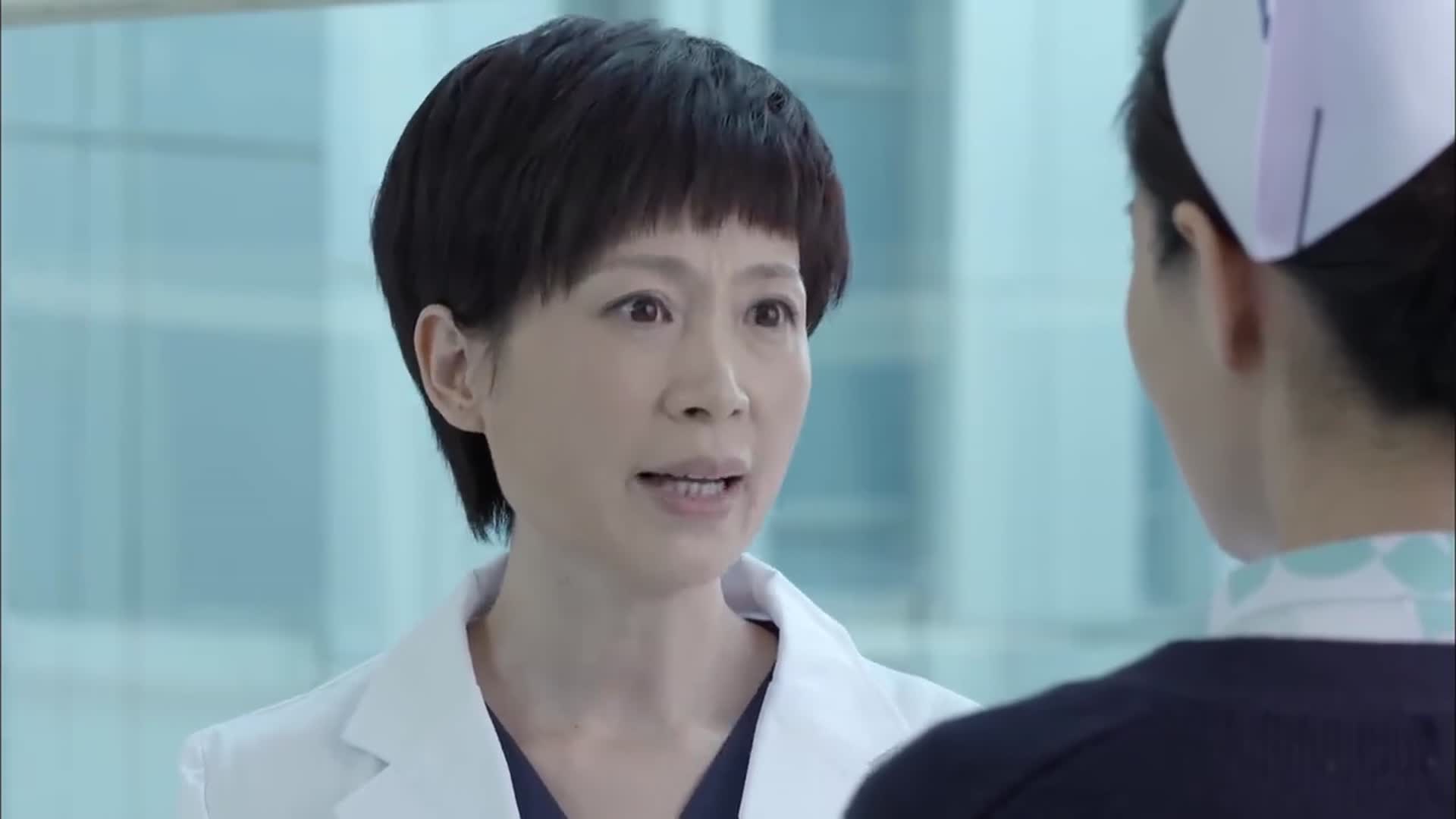 产科医生魏主任让护士去找何晶胎盘很可能有问题让她去检查