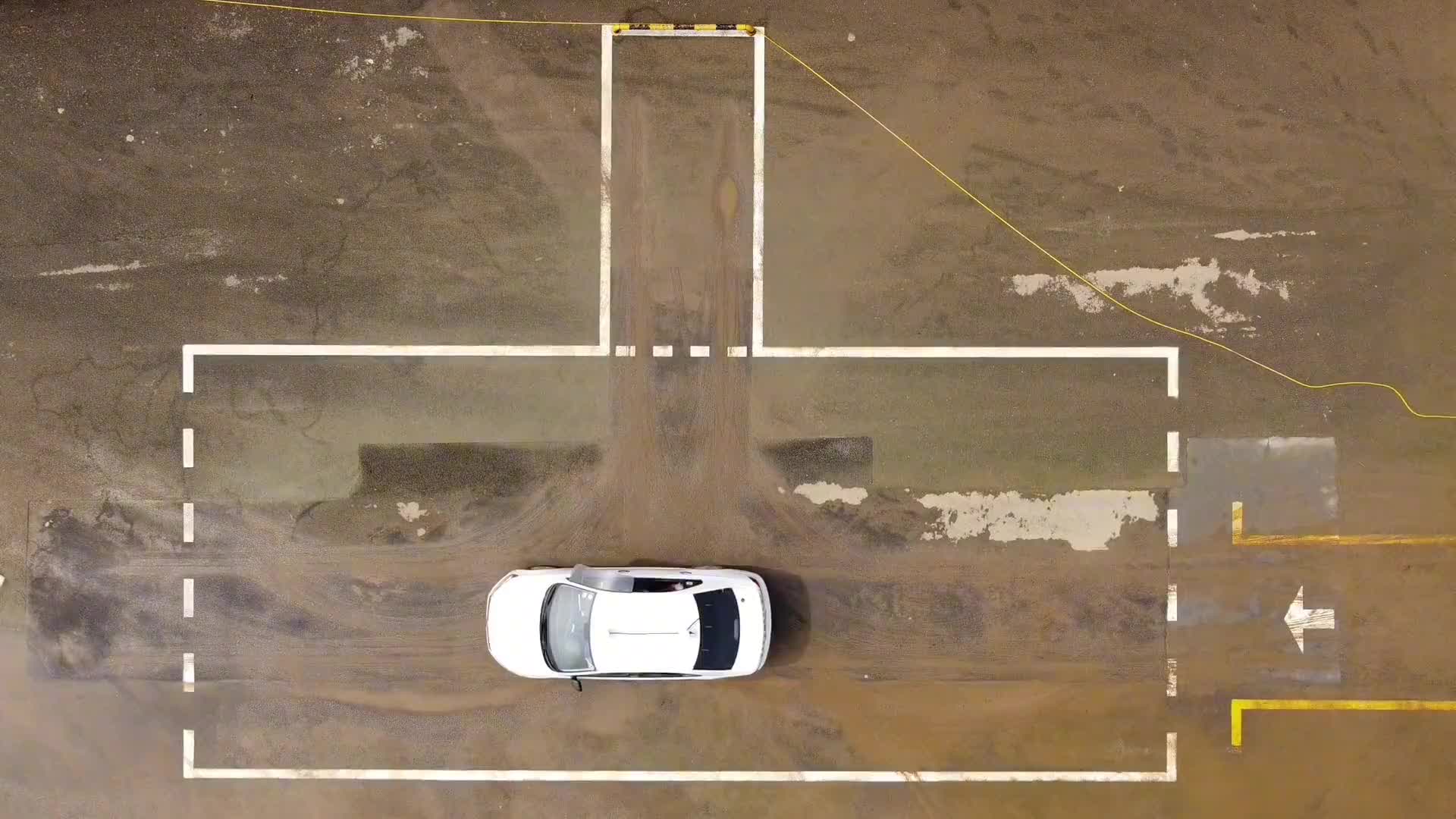 航拍科目二倒车入库考驾照驾考一把过关注教练学车不迷路