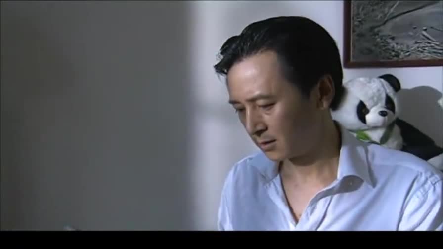 极限追捕警方为了抓捕胡志军实行零点汇报制度坐等罪犯落网