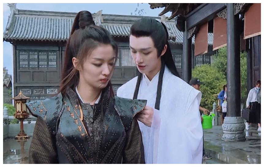 丁程鑫王楚然工具人?何昶希s卡拿到手软,郭敬明发卡理由气哭人