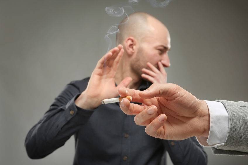丈夫吸烟妻子也患癌？如何远离二手烟的伤害，最好的办法是这一种休闲区蓝鸢梦想 - Www.slyday.coM
