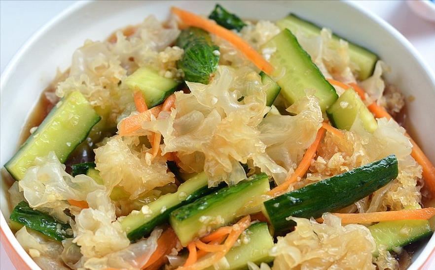 凉拌银耳黄瓜:经典凉拌菜,好吃不上火,开胃又下饭